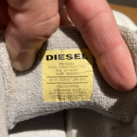 Men’s slightly used Diesel white leather sneakers - Picture 7 of 7